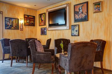 Lobby sitting area