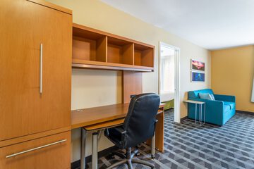 Room 27 of 40