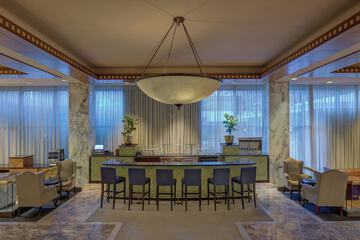 Lobby lounge