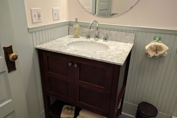 Bathroom sink