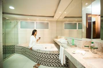 Jetted tub