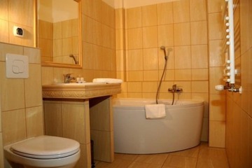 Jetted tub