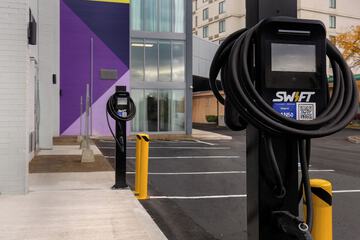 Electric vehicle charging station