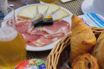 Breakfast meal