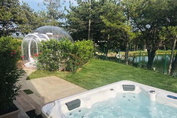 Private spa tub