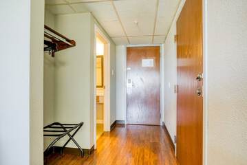 Room 21 of 27