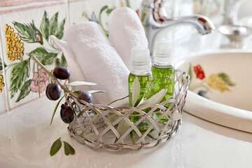 Bathroom amenities