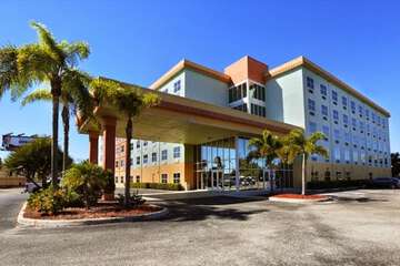 Allure Suites