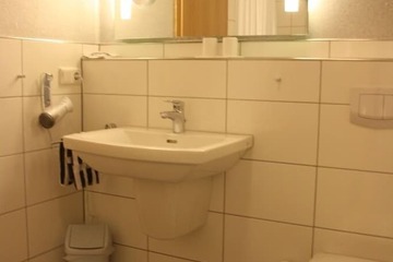 Bathroom sink