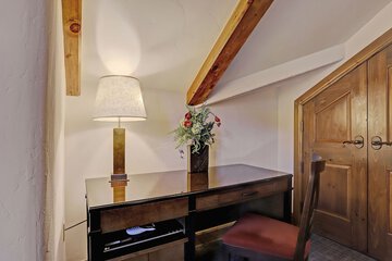 In-room business center