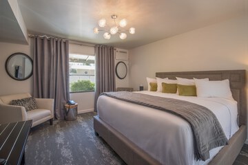 The Greens Hotel Del Paso Blvd