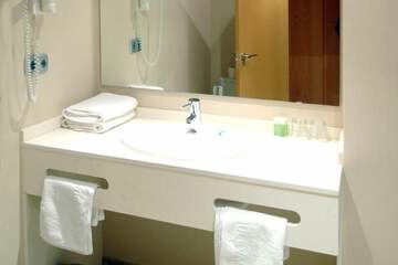 Bathroom sink