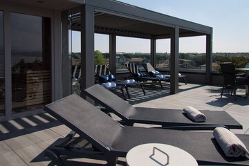 Sundeck