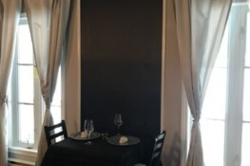 Couples Dining