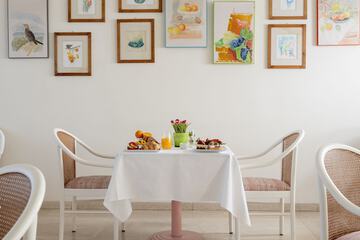 Breakfast area