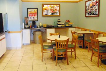 Breakfast/Coffee Service 31 of 34