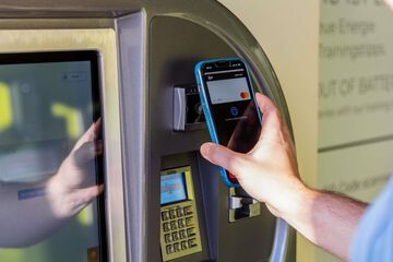 Check-in/check-out kiosk