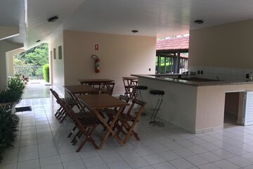 Poolside bar