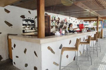 Poolside bar