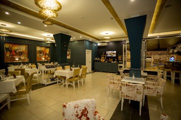 Food court