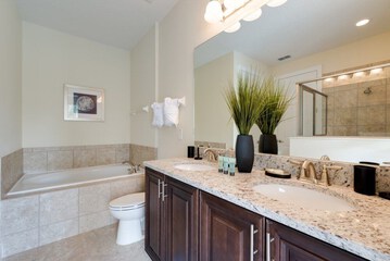 Deep soaking bathtub