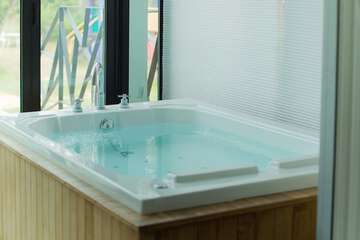 Private spa tub