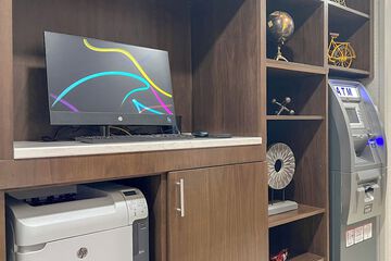 Business Center 40 of 41