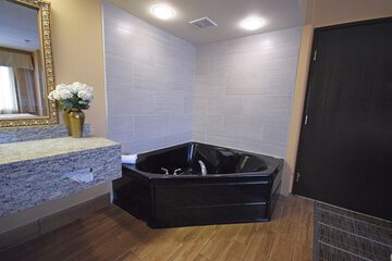 Private spa tub
