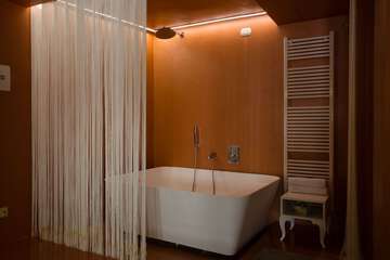 Jetted tub
