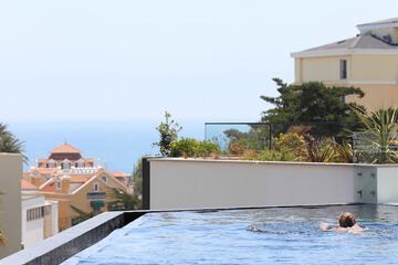 Pool waterfall