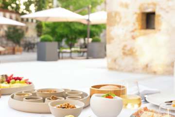 Breakfast buffet