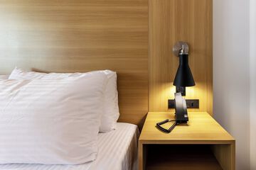 Room 27 of 81