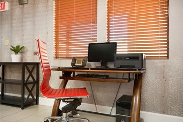 Business Center 34 of 38