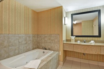 Room 32 of 63