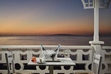 Beach bar