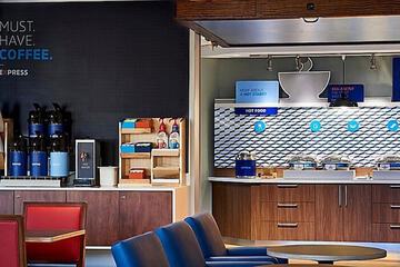 Breakfast/Coffee Service 38 of 41