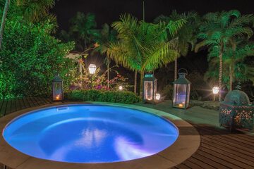 Private spa tub