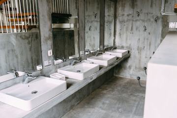 Bathroom sink