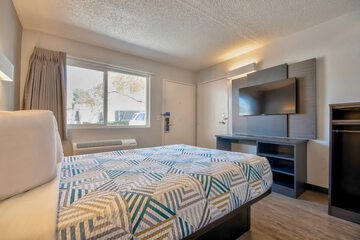 Room 25 of 53