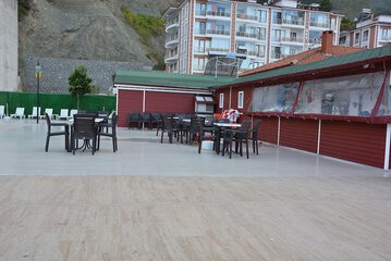 Poolside bar