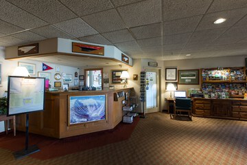 Check-in/check-out kiosk