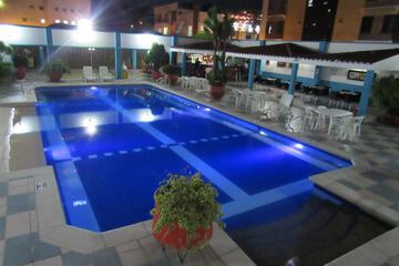 Poolside bar