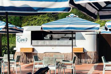 Poolside bar