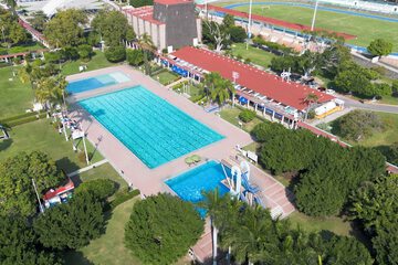 Exercise/lap pool