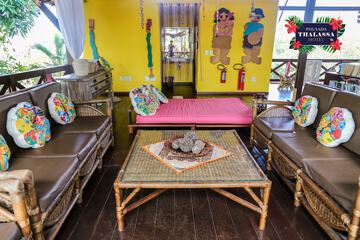 Lobby lounge