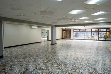 Ballroom/Hall 82 of 90