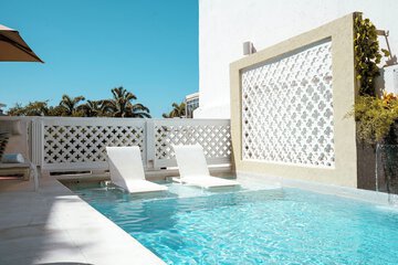 Rooftop pool