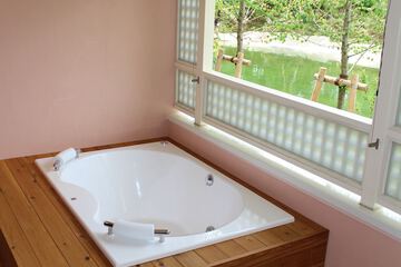 Jetted tub