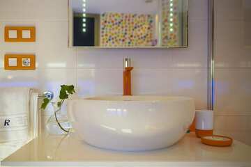 Bathroom sink