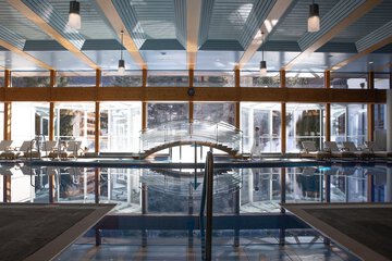 Indoor/outdoor pool